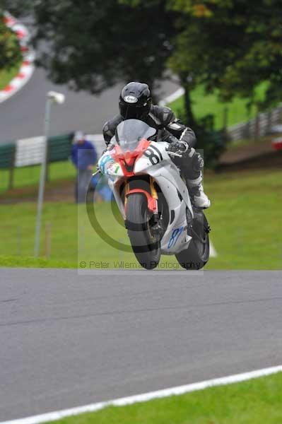 Motorcycle action photographs;cadwell;cadwell park photographs;event digital images;eventdigitalimages;motor racing louth lincolnshire;no limits trackday;peter wileman photography;trackday;trackday digital images;trackday photos