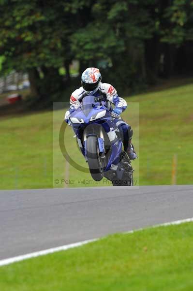 Motorcycle action photographs;cadwell;cadwell park photographs;event digital images;eventdigitalimages;motor racing louth lincolnshire;no limits trackday;peter wileman photography;trackday;trackday digital images;trackday photos