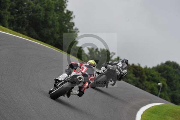 Motorcycle action photographs;cadwell;cadwell park photographs;event digital images;eventdigitalimages;motor racing louth lincolnshire;no limits trackday;peter wileman photography;trackday;trackday digital images;trackday photos