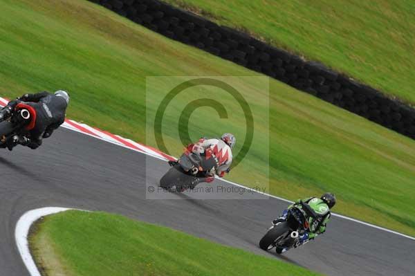 Motorcycle action photographs;cadwell;cadwell park photographs;event digital images;eventdigitalimages;motor racing louth lincolnshire;no limits trackday;peter wileman photography;trackday;trackday digital images;trackday photos