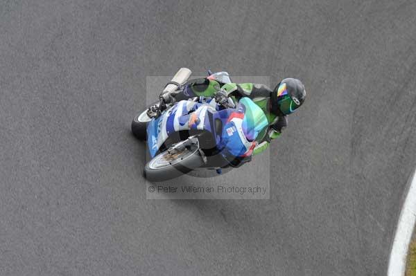 Motorcycle action photographs;cadwell;cadwell park photographs;event digital images;eventdigitalimages;motor racing louth lincolnshire;no limits trackday;peter wileman photography;trackday;trackday digital images;trackday photos