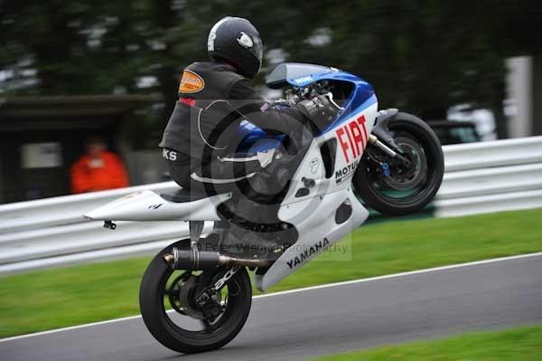 Motorcycle action photographs;cadwell;cadwell park photographs;event digital images;eventdigitalimages;motor racing louth lincolnshire;no limits trackday;peter wileman photography;trackday;trackday digital images;trackday photos