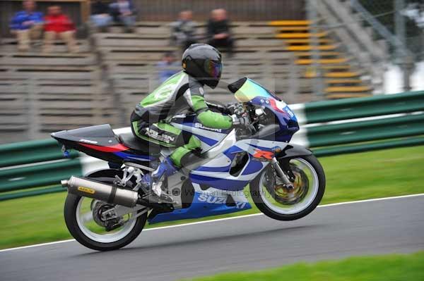 Motorcycle action photographs;cadwell;cadwell park photographs;event digital images;eventdigitalimages;motor racing louth lincolnshire;no limits trackday;peter wileman photography;trackday;trackday digital images;trackday photos