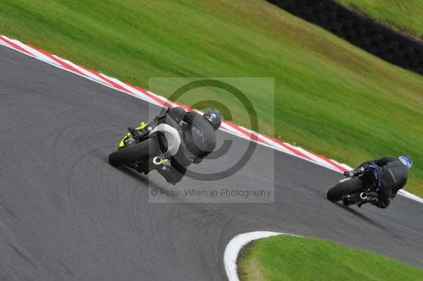 Motorcycle action photographs;cadwell;cadwell park photographs;event digital images;eventdigitalimages;motor racing louth lincolnshire;no limits trackday;peter wileman photography;trackday;trackday digital images;trackday photos