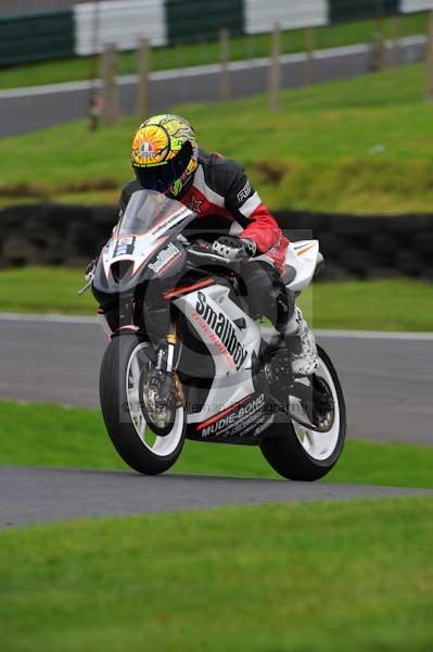 Motorcycle action photographs;cadwell;cadwell park photographs;event digital images;eventdigitalimages;motor racing louth lincolnshire;no limits trackday;peter wileman photography;trackday;trackday digital images;trackday photos