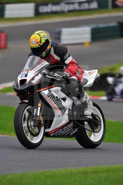 Motorcycle action photographs;cadwell;cadwell park photographs;event digital images;eventdigitalimages;motor racing louth lincolnshire;no limits trackday;peter wileman photography;trackday;trackday digital images;trackday photos