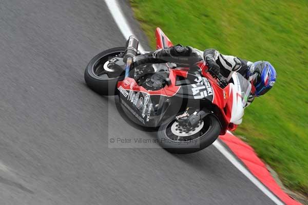 Motorcycle action photographs;cadwell;cadwell park photographs;event digital images;eventdigitalimages;motor racing louth lincolnshire;no limits trackday;peter wileman photography;trackday;trackday digital images;trackday photos