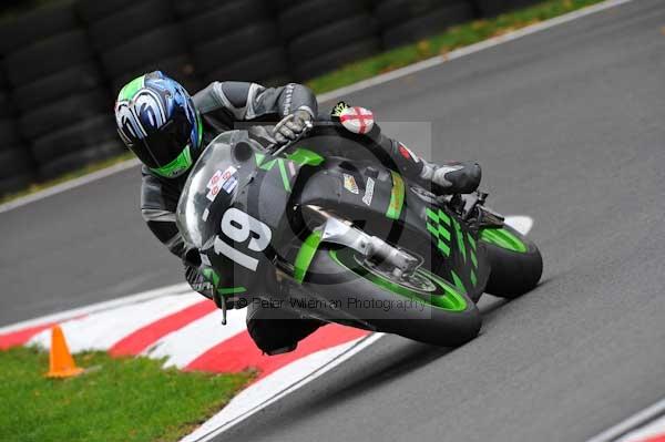 Motorcycle action photographs;cadwell;cadwell park photographs;event digital images;eventdigitalimages;motor racing louth lincolnshire;no limits trackday;peter wileman photography;trackday;trackday digital images;trackday photos