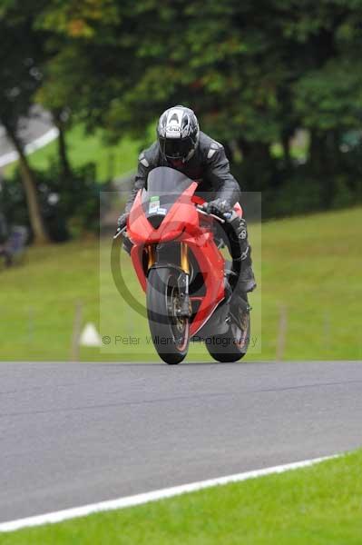 Motorcycle action photographs;cadwell;cadwell park photographs;event digital images;eventdigitalimages;motor racing louth lincolnshire;no limits trackday;peter wileman photography;trackday;trackday digital images;trackday photos