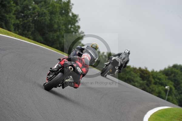 Motorcycle action photographs;cadwell;cadwell park photographs;event digital images;eventdigitalimages;motor racing louth lincolnshire;no limits trackday;peter wileman photography;trackday;trackday digital images;trackday photos