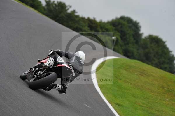 Motorcycle action photographs;cadwell;cadwell park photographs;event digital images;eventdigitalimages;motor racing louth lincolnshire;no limits trackday;peter wileman photography;trackday;trackday digital images;trackday photos