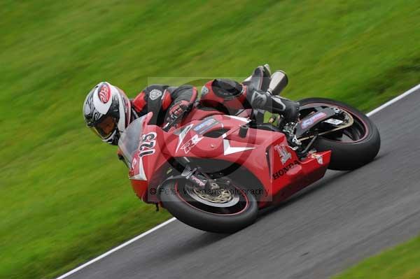 Motorcycle action photographs;cadwell;cadwell park photographs;event digital images;eventdigitalimages;motor racing louth lincolnshire;no limits trackday;peter wileman photography;trackday;trackday digital images;trackday photos