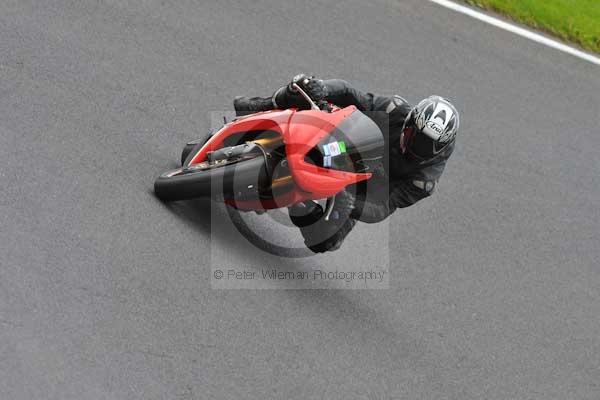 Motorcycle action photographs;cadwell;cadwell park photographs;event digital images;eventdigitalimages;motor racing louth lincolnshire;no limits trackday;peter wileman photography;trackday;trackday digital images;trackday photos