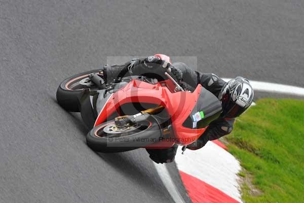 Motorcycle action photographs;cadwell;cadwell park photographs;event digital images;eventdigitalimages;motor racing louth lincolnshire;no limits trackday;peter wileman photography;trackday;trackday digital images;trackday photos