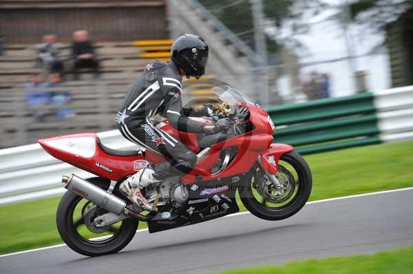 Motorcycle action photographs;cadwell;cadwell park photographs;event digital images;eventdigitalimages;motor racing louth lincolnshire;no limits trackday;peter wileman photography;trackday;trackday digital images;trackday photos