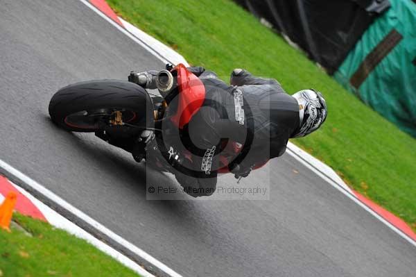 Motorcycle action photographs;cadwell;cadwell park photographs;event digital images;eventdigitalimages;motor racing louth lincolnshire;no limits trackday;peter wileman photography;trackday;trackday digital images;trackday photos