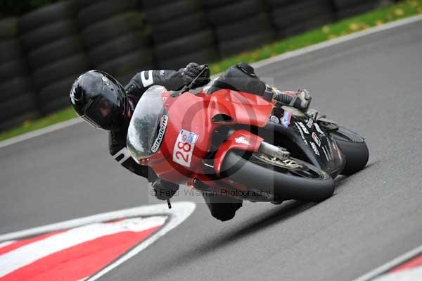 Motorcycle action photographs;cadwell;cadwell park photographs;event digital images;eventdigitalimages;motor racing louth lincolnshire;no limits trackday;peter wileman photography;trackday;trackday digital images;trackday photos