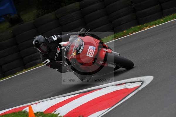 Motorcycle action photographs;cadwell;cadwell park photographs;event digital images;eventdigitalimages;motor racing louth lincolnshire;no limits trackday;peter wileman photography;trackday;trackday digital images;trackday photos