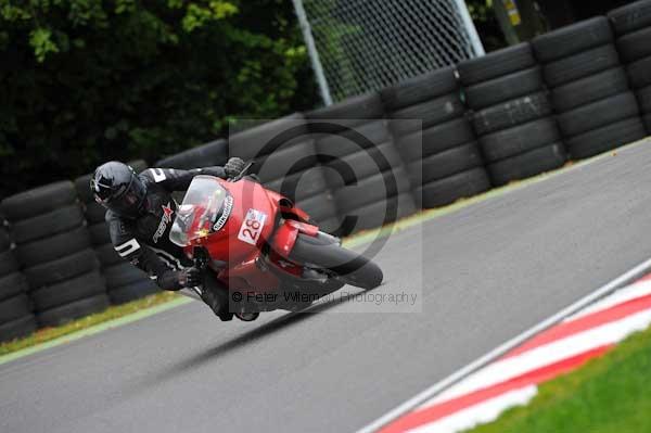 Motorcycle action photographs;cadwell;cadwell park photographs;event digital images;eventdigitalimages;motor racing louth lincolnshire;no limits trackday;peter wileman photography;trackday;trackday digital images;trackday photos