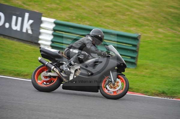 Motorcycle action photographs;cadwell;cadwell park photographs;event digital images;eventdigitalimages;motor racing louth lincolnshire;no limits trackday;peter wileman photography;trackday;trackday digital images;trackday photos