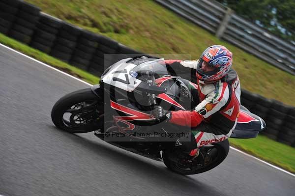 Motorcycle action photographs;cadwell;cadwell park photographs;event digital images;eventdigitalimages;motor racing louth lincolnshire;no limits trackday;peter wileman photography;trackday;trackday digital images;trackday photos