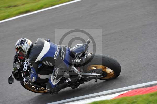 Motorcycle action photographs;cadwell;cadwell park photographs;event digital images;eventdigitalimages;motor racing louth lincolnshire;no limits trackday;peter wileman photography;trackday;trackday digital images;trackday photos