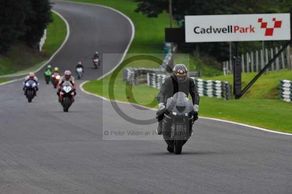 Motorcycle action photographs;cadwell;cadwell park photographs;event digital images;eventdigitalimages;motor racing louth lincolnshire;no limits trackday;peter wileman photography;trackday;trackday digital images;trackday photos