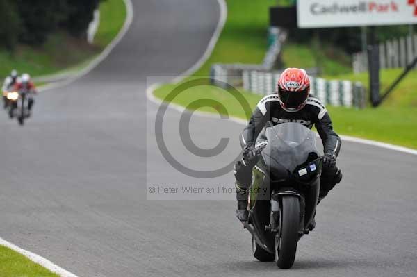 Motorcycle action photographs;cadwell;cadwell park photographs;event digital images;eventdigitalimages;motor racing louth lincolnshire;no limits trackday;peter wileman photography;trackday;trackday digital images;trackday photos