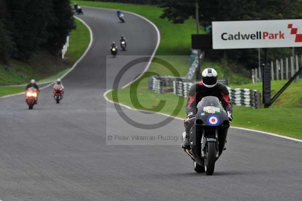 Motorcycle action photographs;cadwell;cadwell park photographs;event digital images;eventdigitalimages;motor racing louth lincolnshire;no limits trackday;peter wileman photography;trackday;trackday digital images;trackday photos