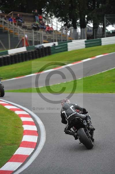 Motorcycle action photographs;cadwell;cadwell park photographs;event digital images;eventdigitalimages;motor racing louth lincolnshire;no limits trackday;peter wileman photography;trackday;trackday digital images;trackday photos