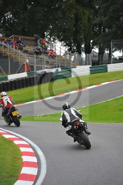 Motorcycle action photographs;cadwell;cadwell park photographs;event digital images;eventdigitalimages;motor racing louth lincolnshire;no limits trackday;peter wileman photography;trackday;trackday digital images;trackday photos