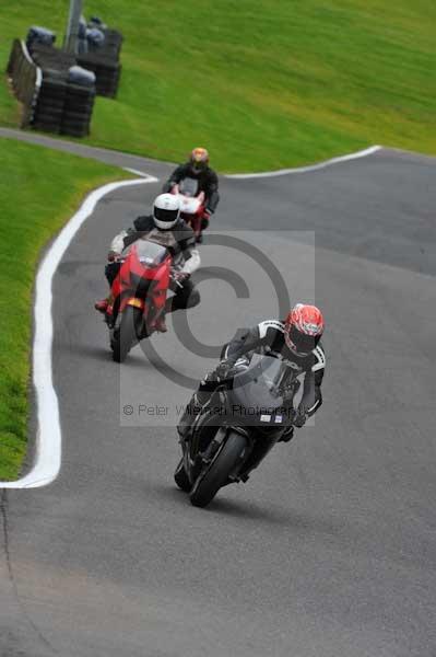 Motorcycle action photographs;cadwell;cadwell park photographs;event digital images;eventdigitalimages;motor racing louth lincolnshire;no limits trackday;peter wileman photography;trackday;trackday digital images;trackday photos