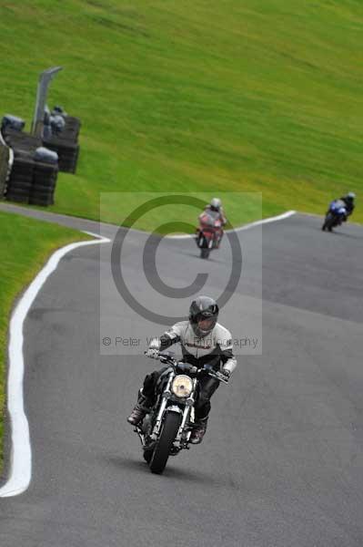 Motorcycle action photographs;cadwell;cadwell park photographs;event digital images;eventdigitalimages;motor racing louth lincolnshire;no limits trackday;peter wileman photography;trackday;trackday digital images;trackday photos