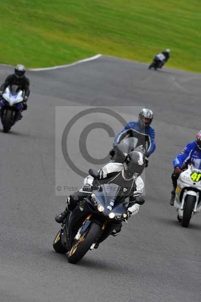 Motorcycle action photographs;cadwell;cadwell park photographs;event digital images;eventdigitalimages;motor racing louth lincolnshire;no limits trackday;peter wileman photography;trackday;trackday digital images;trackday photos