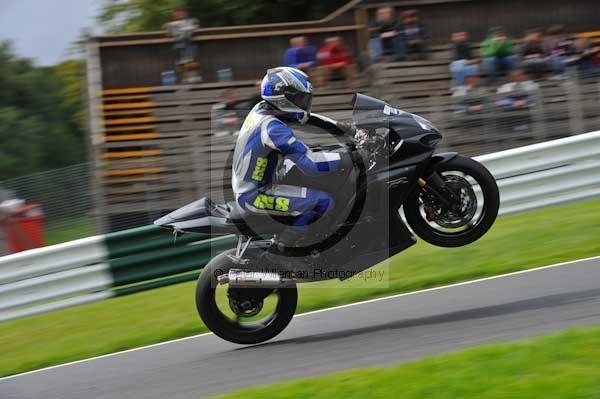 Motorcycle action photographs;cadwell;cadwell park photographs;event digital images;eventdigitalimages;motor racing louth lincolnshire;no limits trackday;peter wileman photography;trackday;trackday digital images;trackday photos