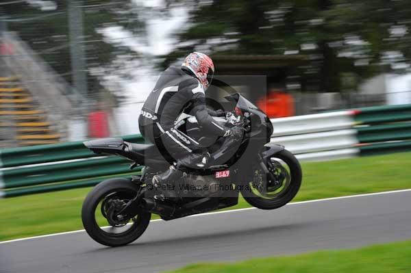 Motorcycle action photographs;cadwell;cadwell park photographs;event digital images;eventdigitalimages;motor racing louth lincolnshire;no limits trackday;peter wileman photography;trackday;trackday digital images;trackday photos