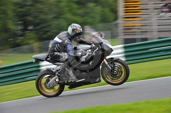 Motorcycle action photographs;cadwell;cadwell park photographs;event digital images;eventdigitalimages;motor racing louth lincolnshire;no limits trackday;peter wileman photography;trackday;trackday digital images;trackday photos