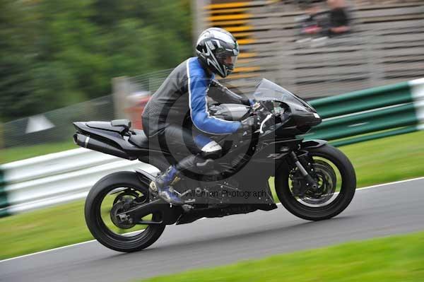 Motorcycle action photographs;cadwell;cadwell park photographs;event digital images;eventdigitalimages;motor racing louth lincolnshire;no limits trackday;peter wileman photography;trackday;trackday digital images;trackday photos