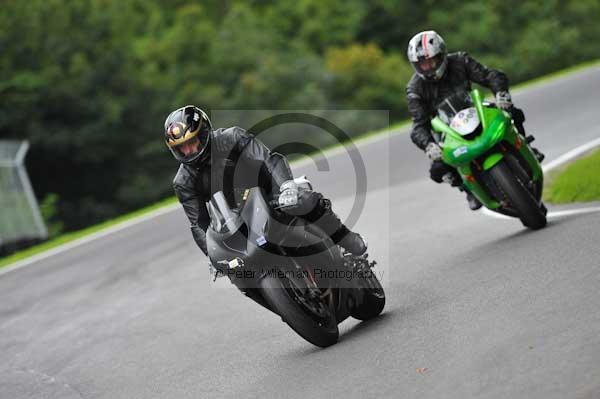 Motorcycle action photographs;cadwell;cadwell park photographs;event digital images;eventdigitalimages;motor racing louth lincolnshire;no limits trackday;peter wileman photography;trackday;trackday digital images;trackday photos