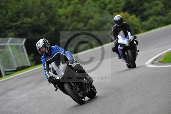 Motorcycle action photographs;cadwell;cadwell park photographs;event digital images;eventdigitalimages;motor racing louth lincolnshire;no limits trackday;peter wileman photography;trackday;trackday digital images;trackday photos