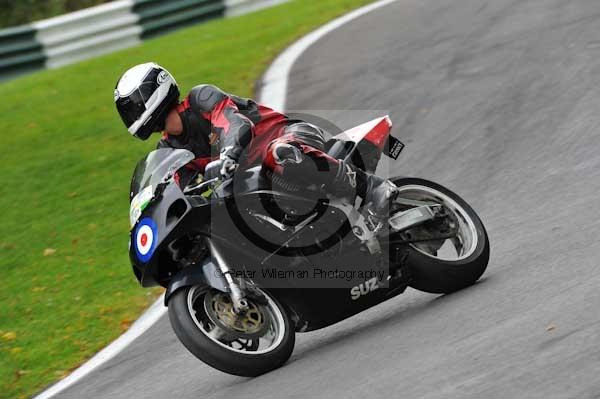 Motorcycle action photographs;cadwell;cadwell park photographs;event digital images;eventdigitalimages;motor racing louth lincolnshire;no limits trackday;peter wileman photography;trackday;trackday digital images;trackday photos