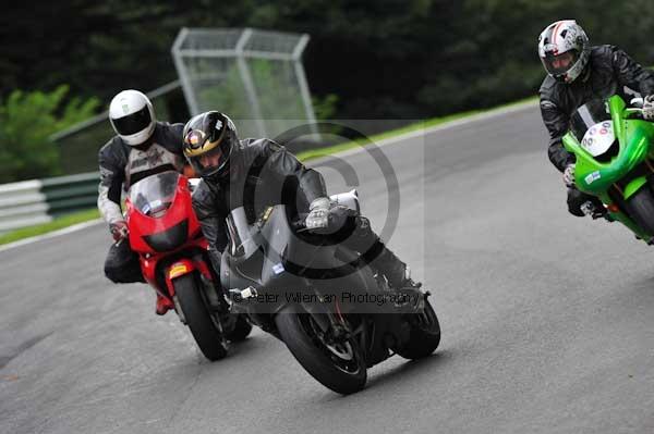 Motorcycle action photographs;cadwell;cadwell park photographs;event digital images;eventdigitalimages;motor racing louth lincolnshire;no limits trackday;peter wileman photography;trackday;trackday digital images;trackday photos