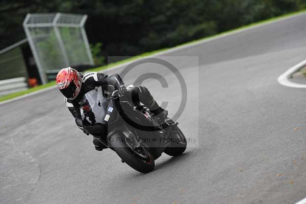 Motorcycle action photographs;cadwell;cadwell park photographs;event digital images;eventdigitalimages;motor racing louth lincolnshire;no limits trackday;peter wileman photography;trackday;trackday digital images;trackday photos