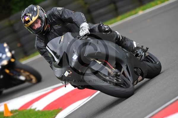 Motorcycle action photographs;cadwell;cadwell park photographs;event digital images;eventdigitalimages;motor racing louth lincolnshire;no limits trackday;peter wileman photography;trackday;trackday digital images;trackday photos