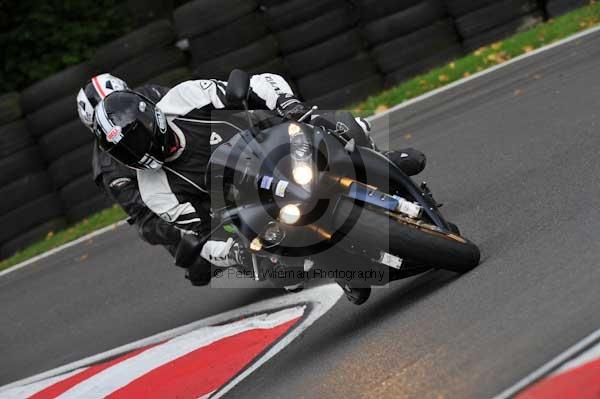 Motorcycle action photographs;cadwell;cadwell park photographs;event digital images;eventdigitalimages;motor racing louth lincolnshire;no limits trackday;peter wileman photography;trackday;trackday digital images;trackday photos