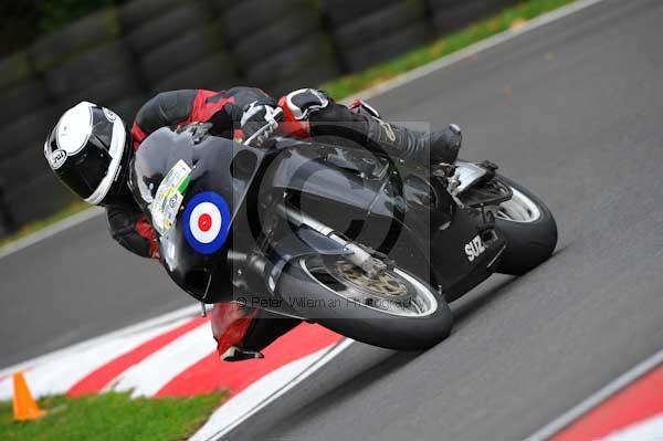 Motorcycle action photographs;cadwell;cadwell park photographs;event digital images;eventdigitalimages;motor racing louth lincolnshire;no limits trackday;peter wileman photography;trackday;trackday digital images;trackday photos