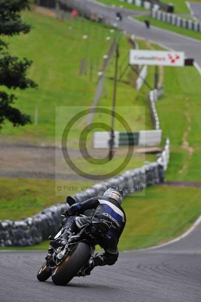 Motorcycle action photographs;cadwell;cadwell park photographs;event digital images;eventdigitalimages;motor racing louth lincolnshire;no limits trackday;peter wileman photography;trackday;trackday digital images;trackday photos