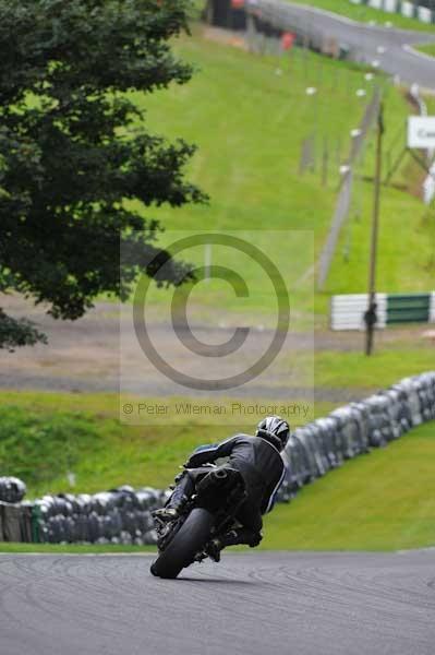 Motorcycle action photographs;cadwell;cadwell park photographs;event digital images;eventdigitalimages;motor racing louth lincolnshire;no limits trackday;peter wileman photography;trackday;trackday digital images;trackday photos