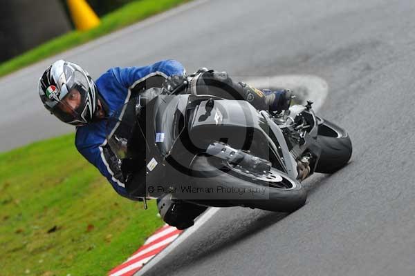 Motorcycle action photographs;cadwell;cadwell park photographs;event digital images;eventdigitalimages;motor racing louth lincolnshire;no limits trackday;peter wileman photography;trackday;trackday digital images;trackday photos