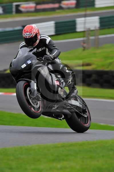 Motorcycle action photographs;cadwell;cadwell park photographs;event digital images;eventdigitalimages;motor racing louth lincolnshire;no limits trackday;peter wileman photography;trackday;trackday digital images;trackday photos